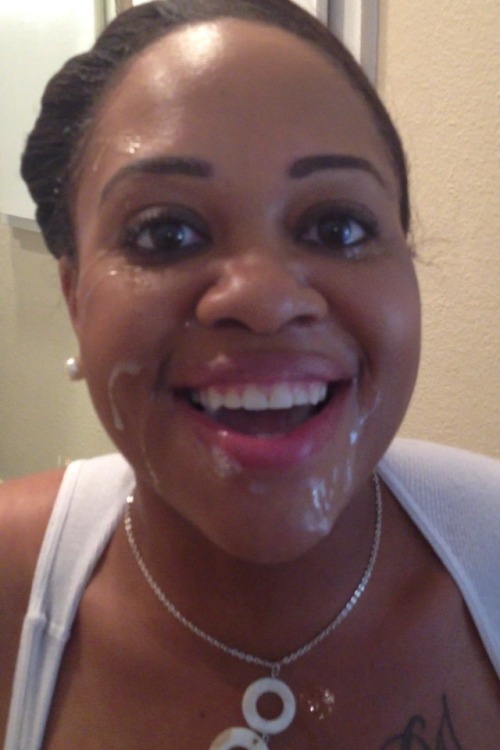 cumonlindsey:  Erin the household name  I think I’m fucking cute with it  Lay your dick on my face and submit the pic