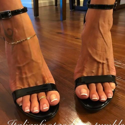 #SexyFeet Worth Sharing | #FeetLovers: Join us @ feetvidz.com/signup for FREE access to 3000+ #FootF