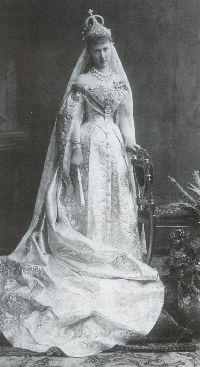1884 - Grand Duchess Elizabeth Mavirkievna dressed for her wedding