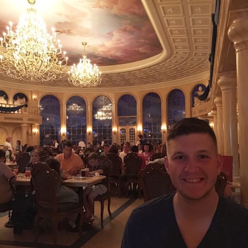 Dinner with this handsome beast at the other Beast’s castle #disneyworld #magickingdom (at Be 