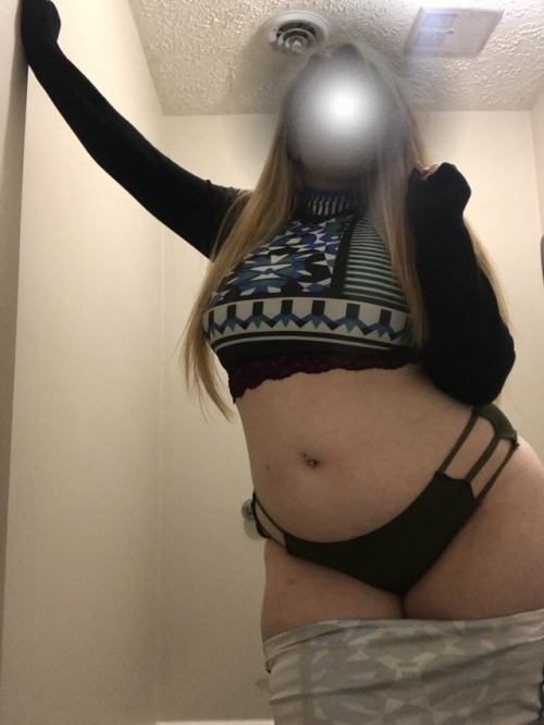everyonelikesaredhead:  On my wifey shit.