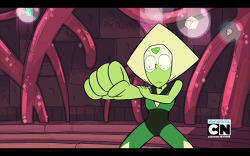 we-bare-kin:  MY GREEN DORITO QUEEN IS BACK AND SMALLER THAN EVER   smaller is the new bigger~ &lt;3 &lt;3 &lt;3