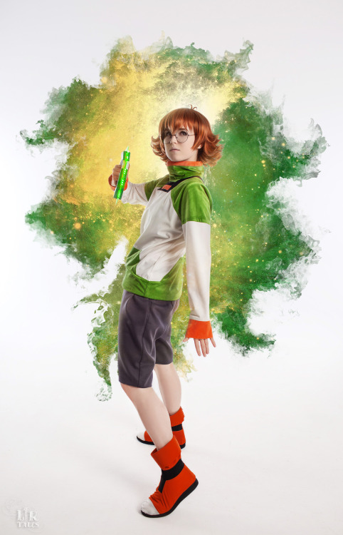 Photo by Lir Tales. Pidge by me.  ╰(*´︶`*)╯♡ 