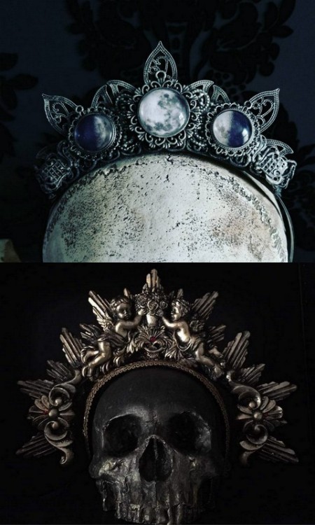 lanottedellastrega:wordsnquotes:Macabre Themed Crowns & Halos by Cara TrinderGet them here!Oh go