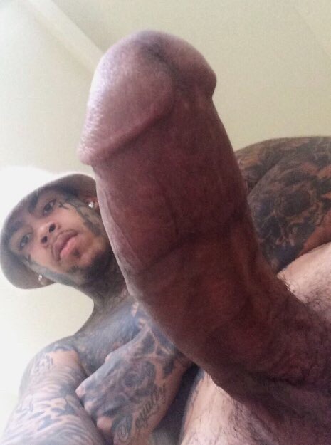 dick-obsession803:Gimme dat Hood dick