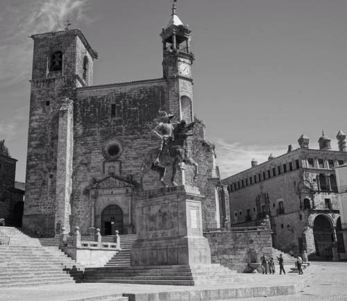 San Martin, Plaza Mayor, Trujillo #Trujillo #plazamayor #sanmartin #spain #blackandwhite #b&amp;w (a