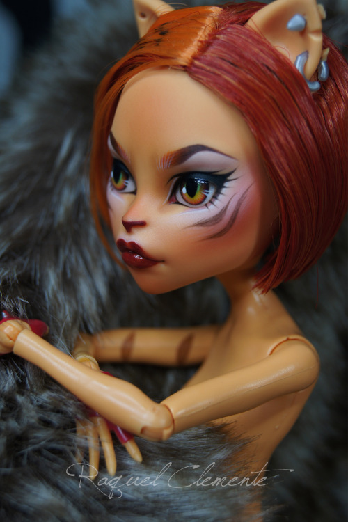 celesse:More Monster High customs I commissioned from the wonderfully talented Raquel Clemente <3
