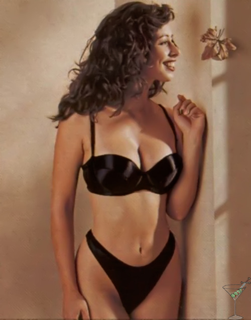 guerrerostreetlingerie:  Luxurious satin!  I love satin. It&rsquo;s a huge turn on