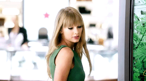 butterfly-tay:Taylor Swift | Macy’s advert opening credits