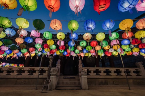 lovesouthkorea: Lanterns at Haeinsa Temple  source: www.10picturesinpohang.com