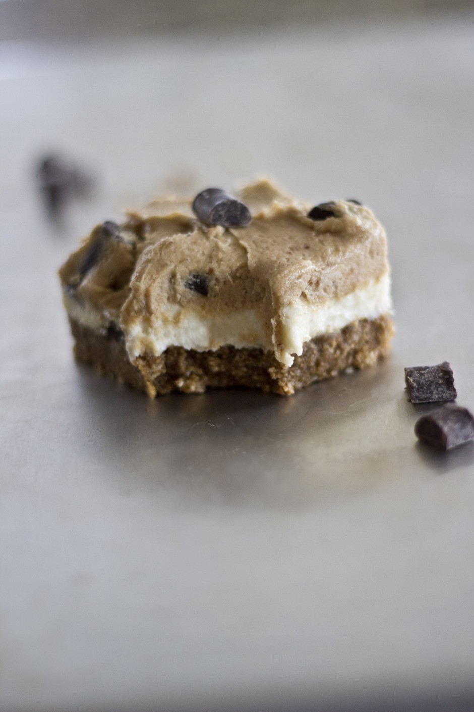 Real life: vegan No-Bake Cookie Dough Cheesecake Bars. Could this be true love? If nothing else, it’s love at first sight. Click here or above for the recipe!