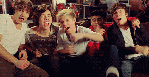 littleblackdress93:“do you want another chair”“no we are okay”