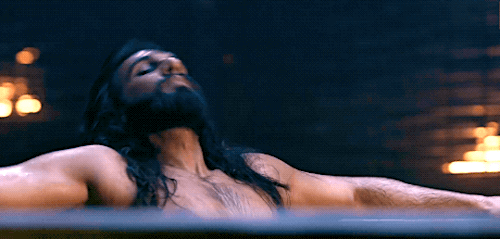 Ranveer Singh | Padmaavat   ↳ Binte Dil Misirya Mein. (X)