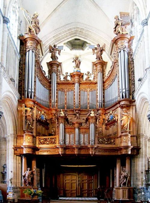 lesfressange:                                    The Sound Of Heaven (Series 7)1.  Igreja do Seminário Maior de Viseu, Viseu, Portugal2.  Iglesia de Santo Tomas de Haro, :La Rioja, Spain3. Iglesia do Sao Miguel,Coimbra,