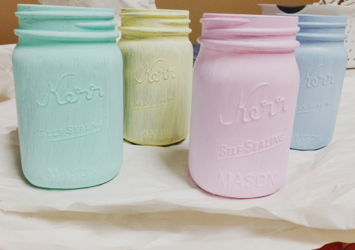 DIY Painted &amp; Distressed Mason JarsStep 1) Make sure your mason jars are clean before you start 