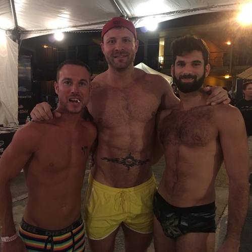 austinwolfff: #gaydays2016 (at Parliament House Orlando)
