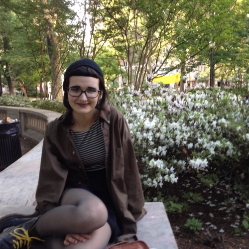 blupoop:  make ya mom take pics of u on ur lunch dates 2k15