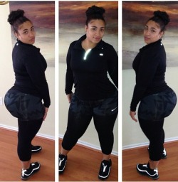 smutsmoke:  she’s everything u want in a wagon &amp; more. really tho.  Phat ole azz&hellip;.