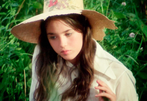 Isabelle Adjani In Faustine And The Beautiful Summer / Faustine Et Le Bel T (dir. Nina Companez - 1972).