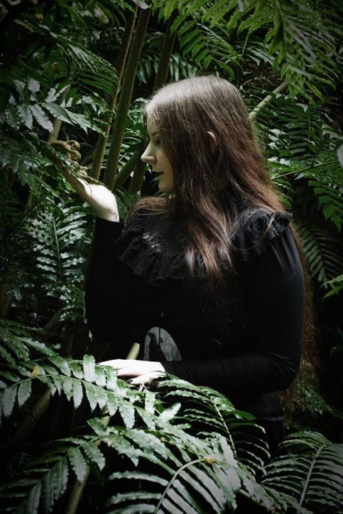 Briana Sullivan Gothic Model ♥IG @gothicmetalfairywww.instagram.com/gothicmetalfairy