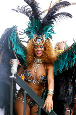 hellyeahrihannafenty:    Rihanna at the Kadooment Day Festival in Barbados for Cropover 2015    