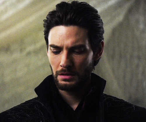 gregory-peck:Would you rather I’d used a sword?Ben Barnes as The Darkling in Shadow and Bone (2021–)