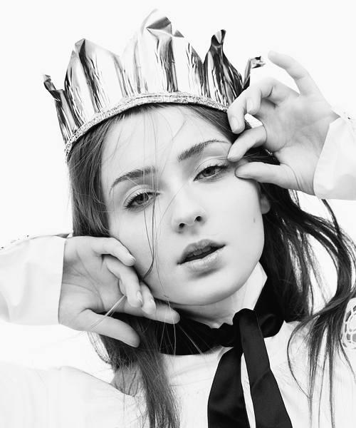 northfalls:  Sophie Turner | Photographed adult photos