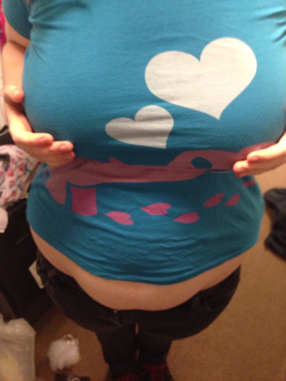 jiggle-butt:  Goshdarn why does nothing fit anymoreâ€¦ 
