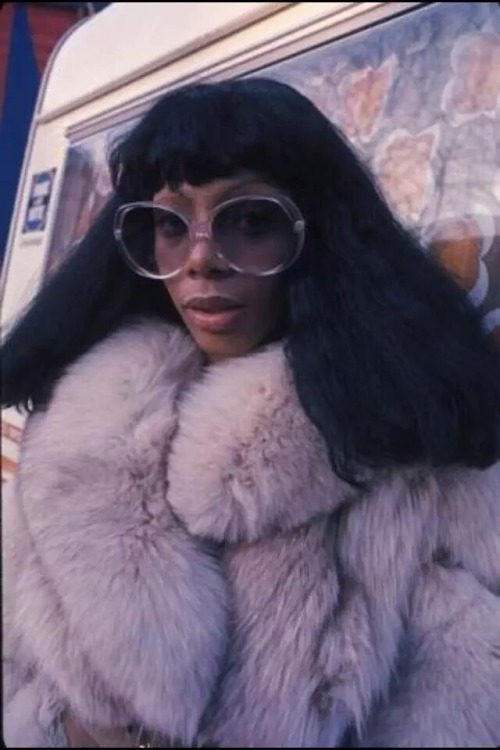 naratva:Donna Summer is kinda like my life goals. 70’s fashion is meant for me.