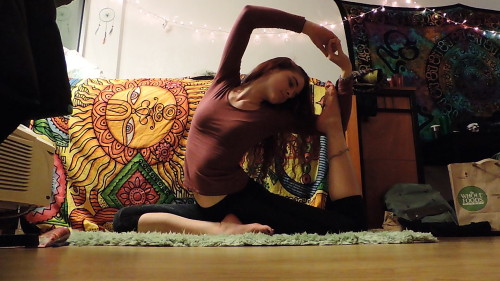 lovelyaquarelle:  My favorite back stretches.  