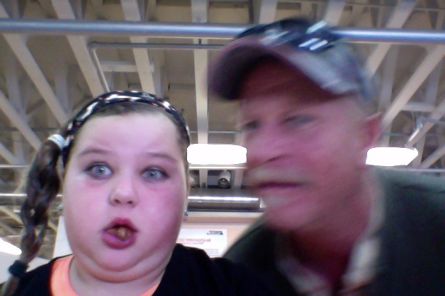 YOU GUYS MY DAD IS GETTING HIS LAPTOP FIXED AND IM GOING THROUGH THE PHOTOBOOTH PICTURES