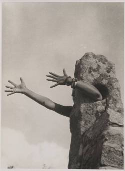 andyreiff:  Claude Cahun, I extend my arms,