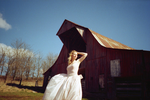 photominimal:  Waiting. With Meagan Rhodes: Woodbury, TN / Olympus XA2 / Kodak GB 200 