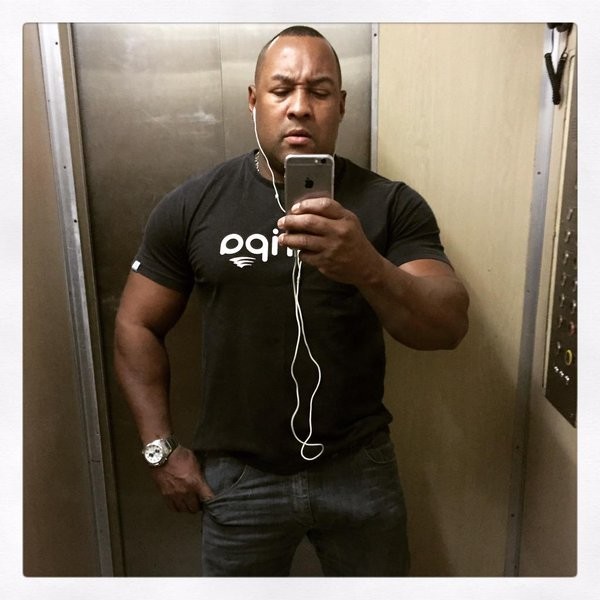 tastyblkman2:  Thick Daddy…