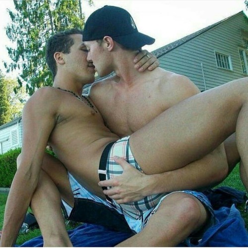 luckytobegay-aj:  Love