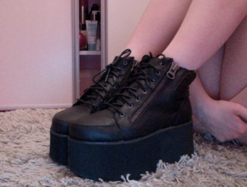 saddists: milkpan: More pictures of my shoes, just because. where did you get these from,I need th