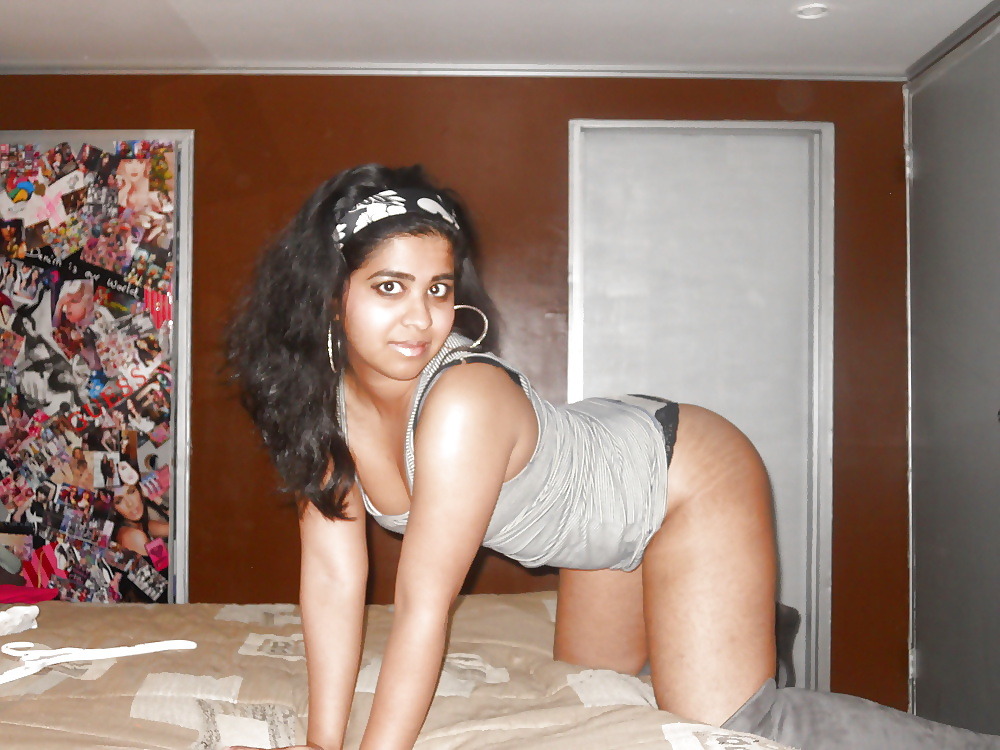fuckingsexyindians:Indian amateur shows off her big round ass http://fuckingsexyindians.tumblr.com