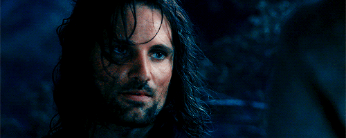 tossme:“A, Aragorn in Dúnedain istannen le ammen. // Oh, Aragorn of the Dúnedain, you are known to u