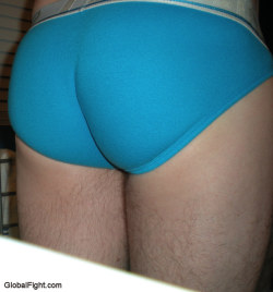 wrestlerswrestlingphotos:  young dudes bubblebutt speedos fetish