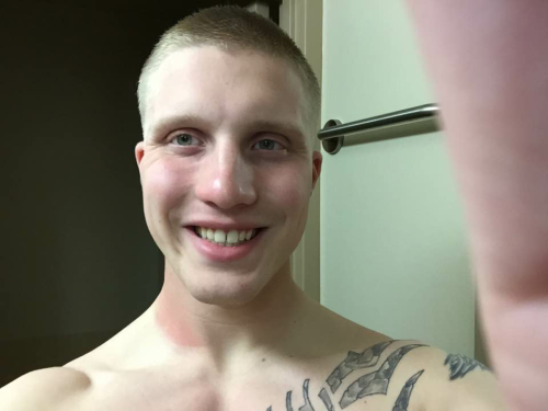 straightboysbaited:  22 Marine SD