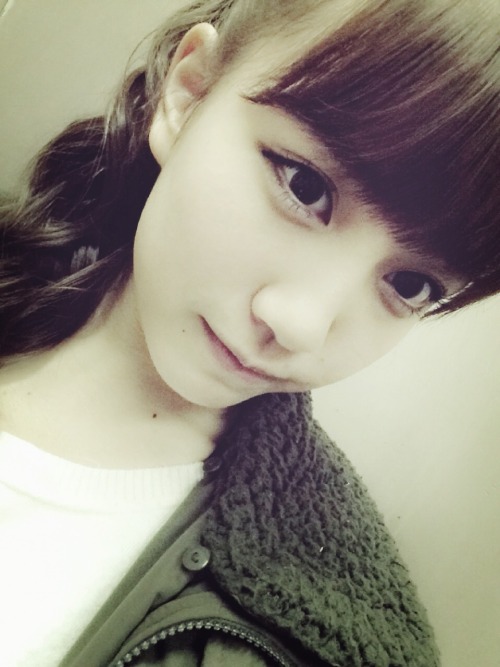 加藤玲奈 2013/12/08 G+  劇場さんお誕生日おめでとうございます！！そしてすずらんさんと横山さんもお誕生日おめでとうございます♡♡今日は特別な公演！楽しみたいとおもいます(*^^)vれなっ