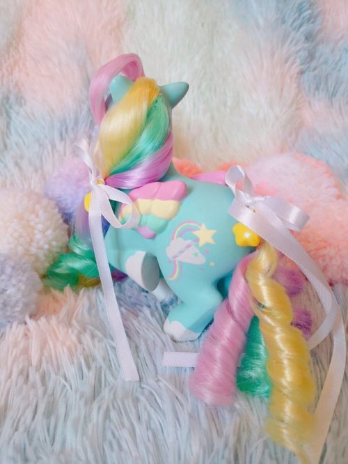 pretty-parlor: My first custom pony - Rainbow Wishes 