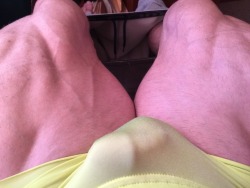 jimbibearfan: keepemgrowin: Very excited over his huge quads… me too! 