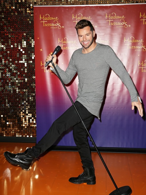 dailydoseofrickymartin: Ricky Martin looks very happy to meet his brand new wax figure at Madame Tussauds on April 30, 2015 in Sydney, Australia.