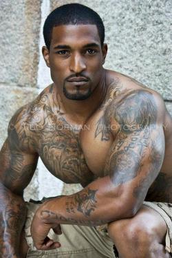 dominicanblackboy:  Sexy Gorgeous tatted hunk Trevon Wray at the Beach!😍