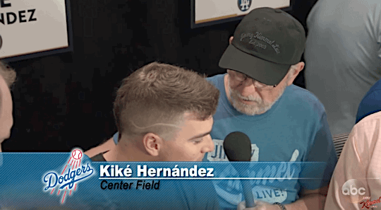 gfbaseball:  Jimmy Kimmel’s Dad at World Series Media Day