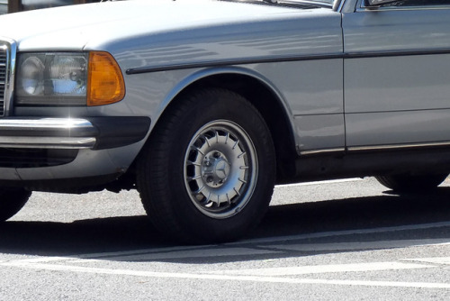 1970s Mercedes-Benz W123.  Oh so vintage.