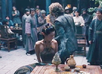 laure-demontety:That whore in 2x01