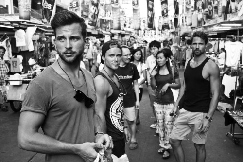 fredrikpjohansson: My clique in Thailand.