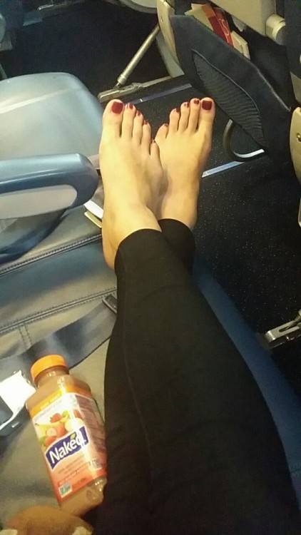 lovefeetandshemale: boundprincess-xo: Current feet situation; awaiting takeoff ~xo You have amazing 